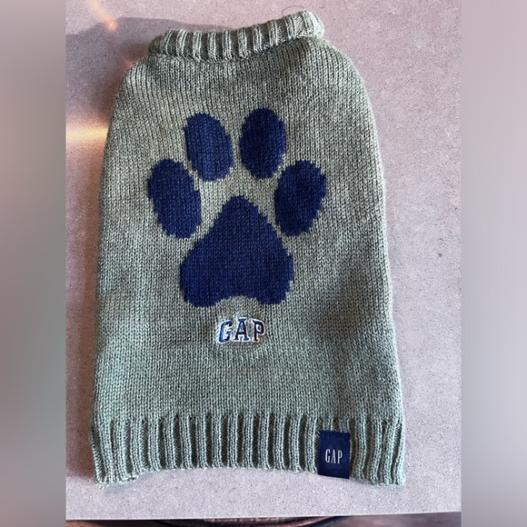 Two Small GAP Dog or Cat Sweaters - Picture 2 of 5